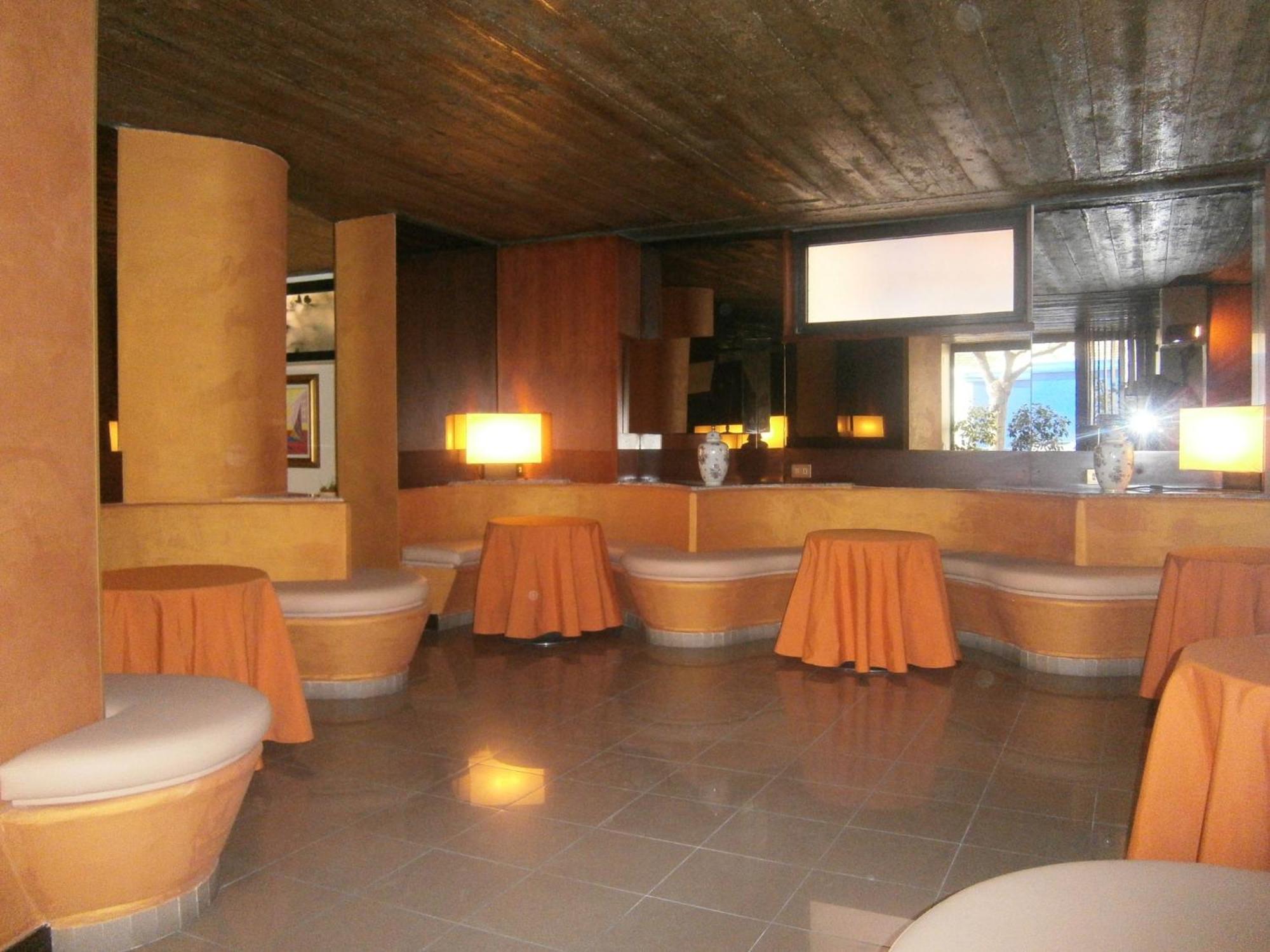 Hotel Corona Termoli Bagian luar foto