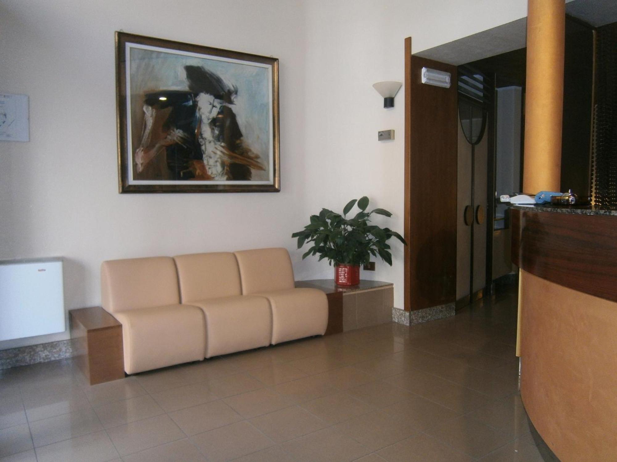 Hotel Corona Termoli Bagian luar foto