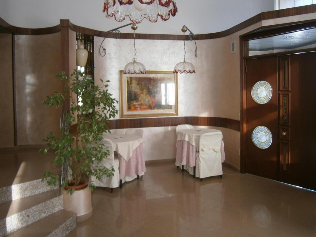 Hotel Corona Termoli Bagian luar foto